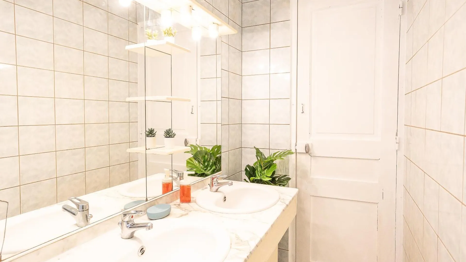Luxury Parisian Notre Dame Saint Germain Des Pres *